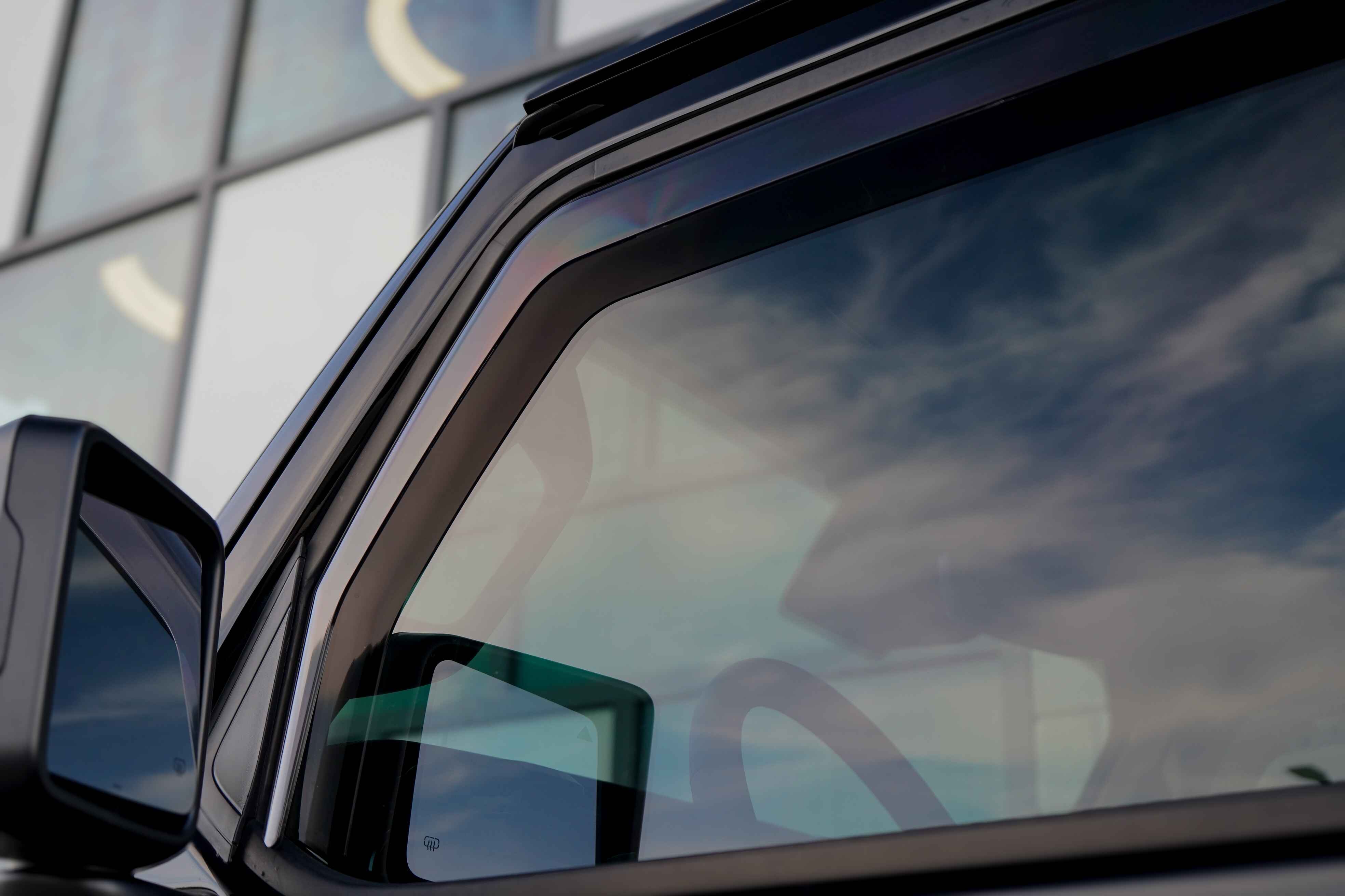 In-Channel Window Visor - Jeep Wrangler JLU