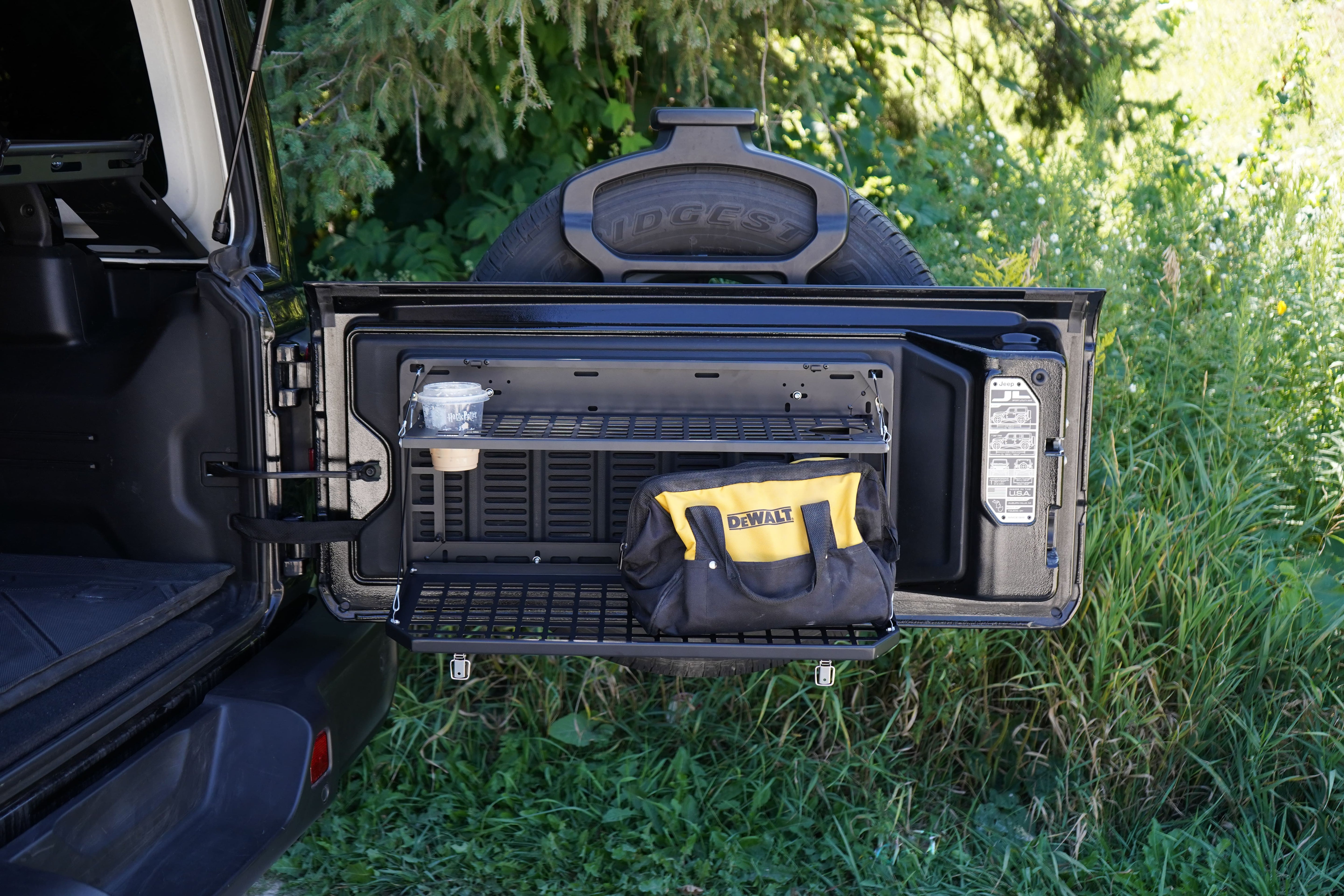 Jeep Wrangler Foldable Tailgate Table & MOLLE Panel – JK/JKU & JL/JLU 2007–2026