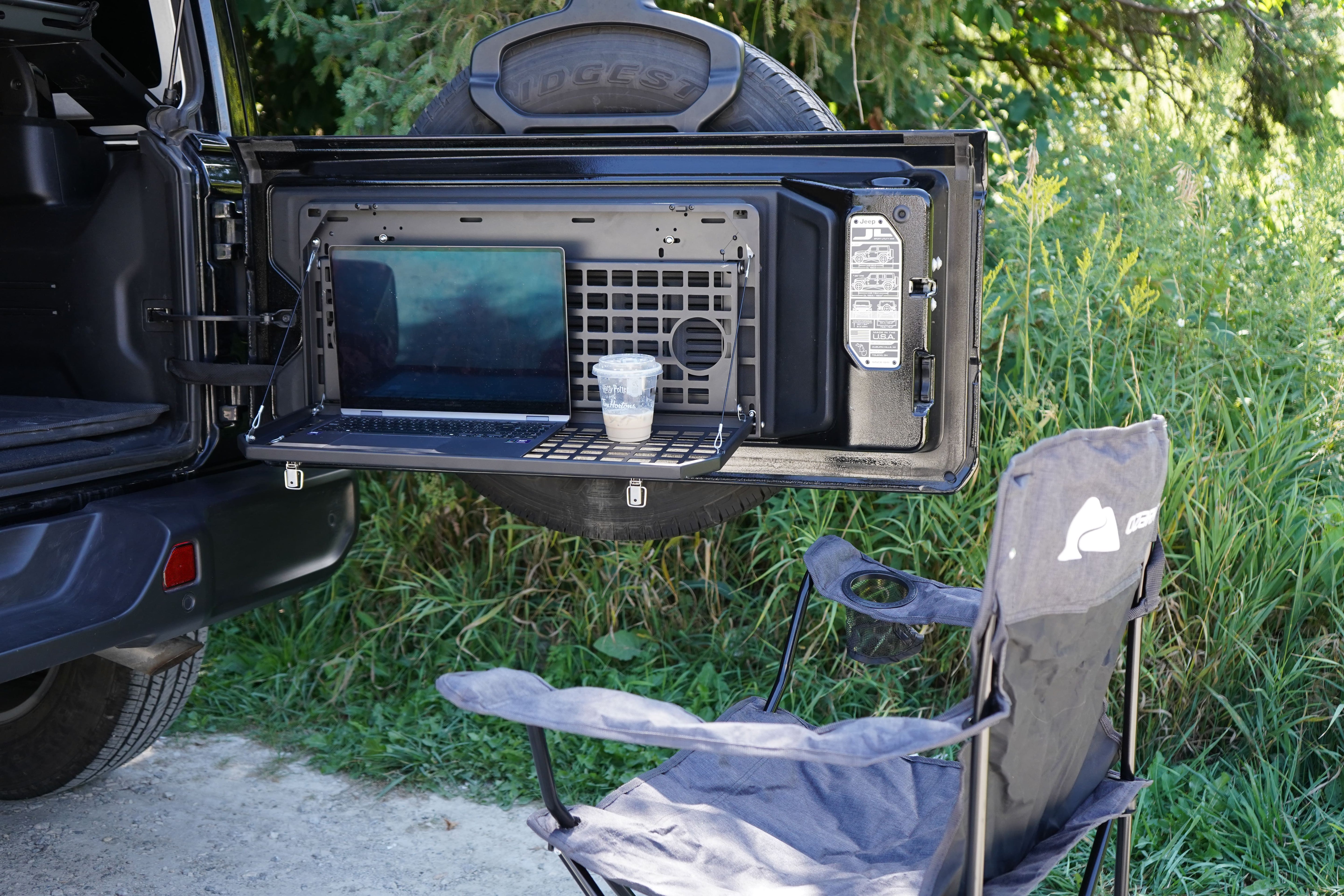 Jeep Wrangler Foldable Tailgate Table & MOLLE Panel – JK/JKU & JL/JLU 2007–2026