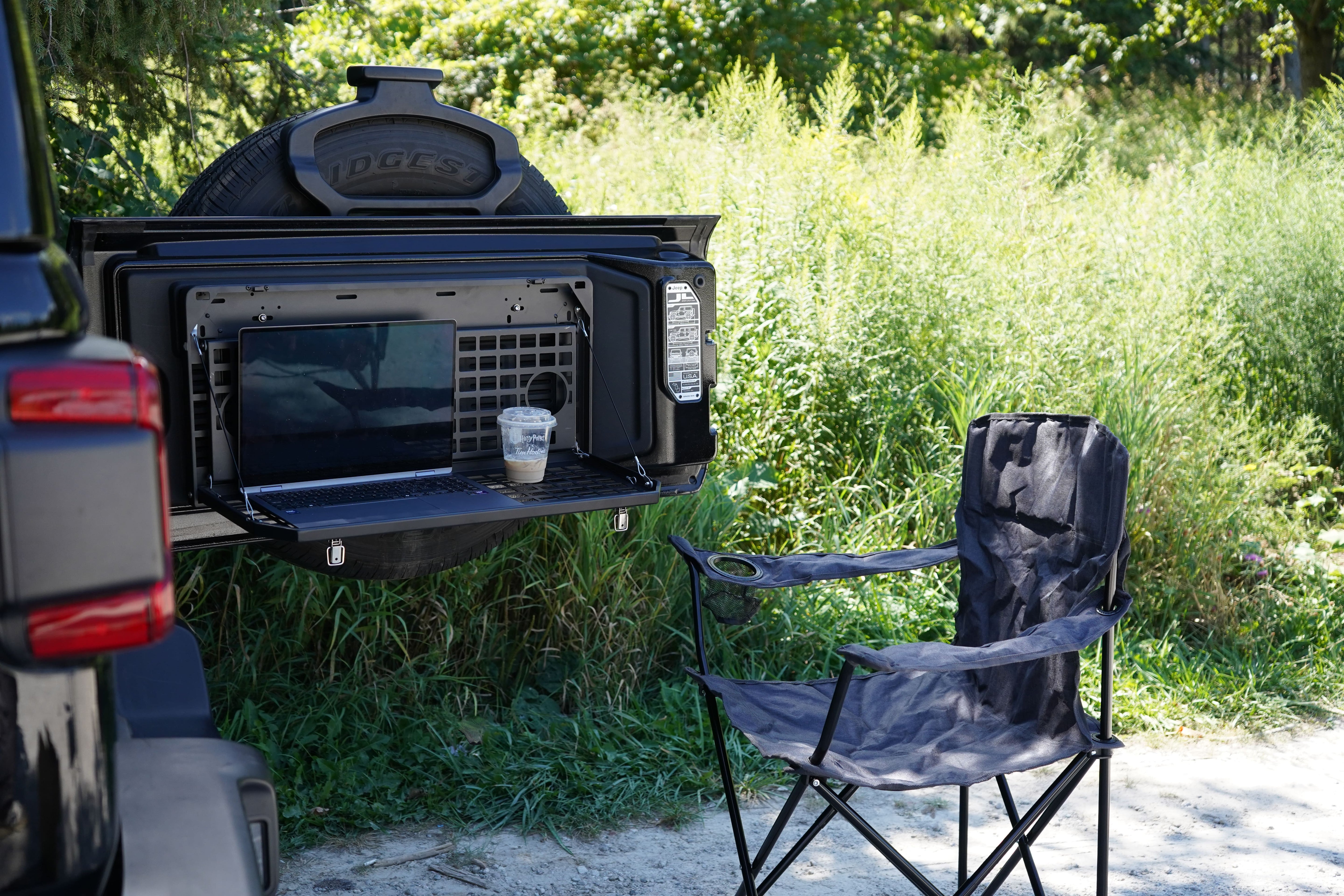 Jeep Wrangler Foldable Tailgate Table & MOLLE Panel – JK/JKU & JL/JLU 2007–2026