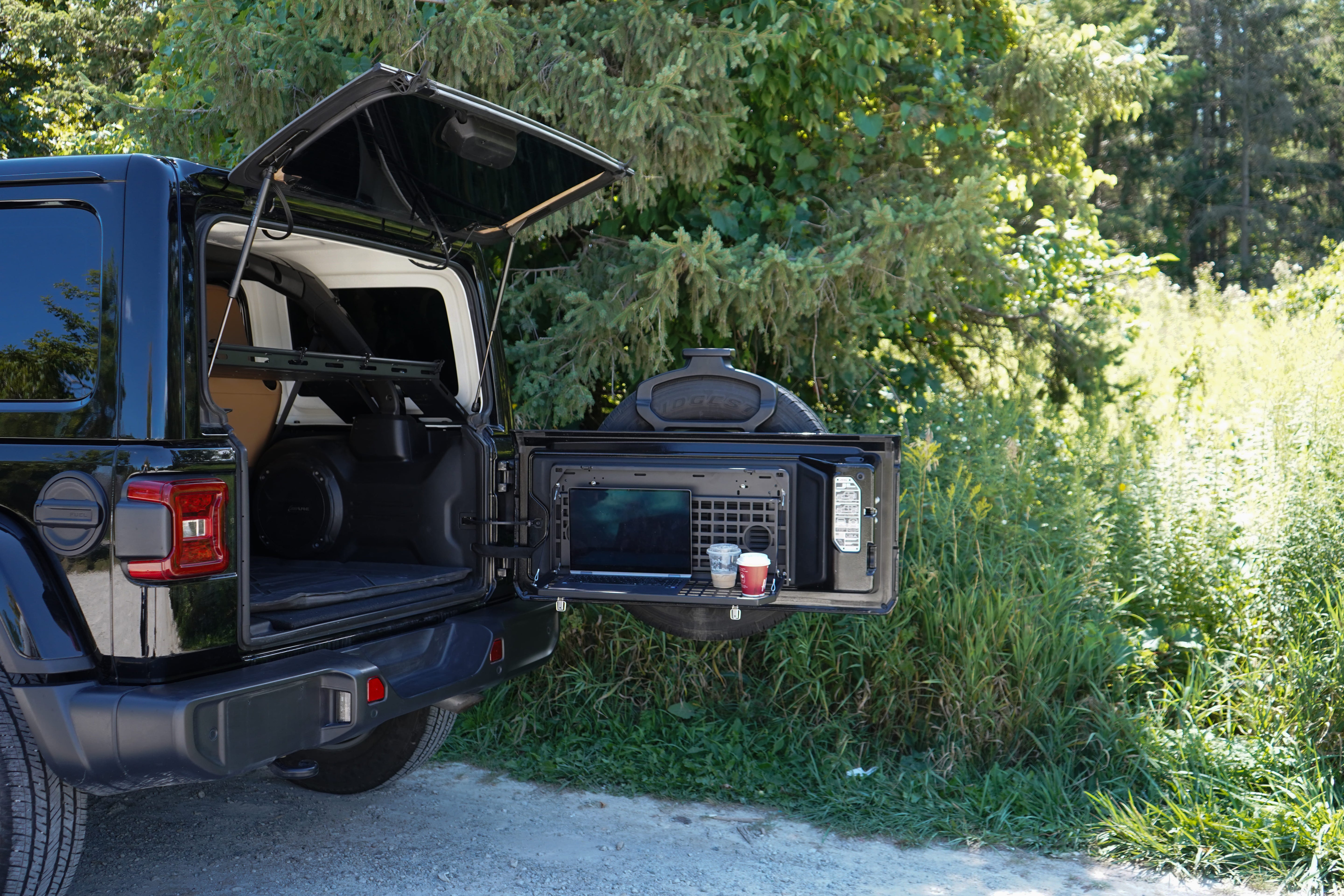 Jeep Wrangler Foldable Tailgate Table & MOLLE Panel – JK/JKU & JL/JLU 2007–2026