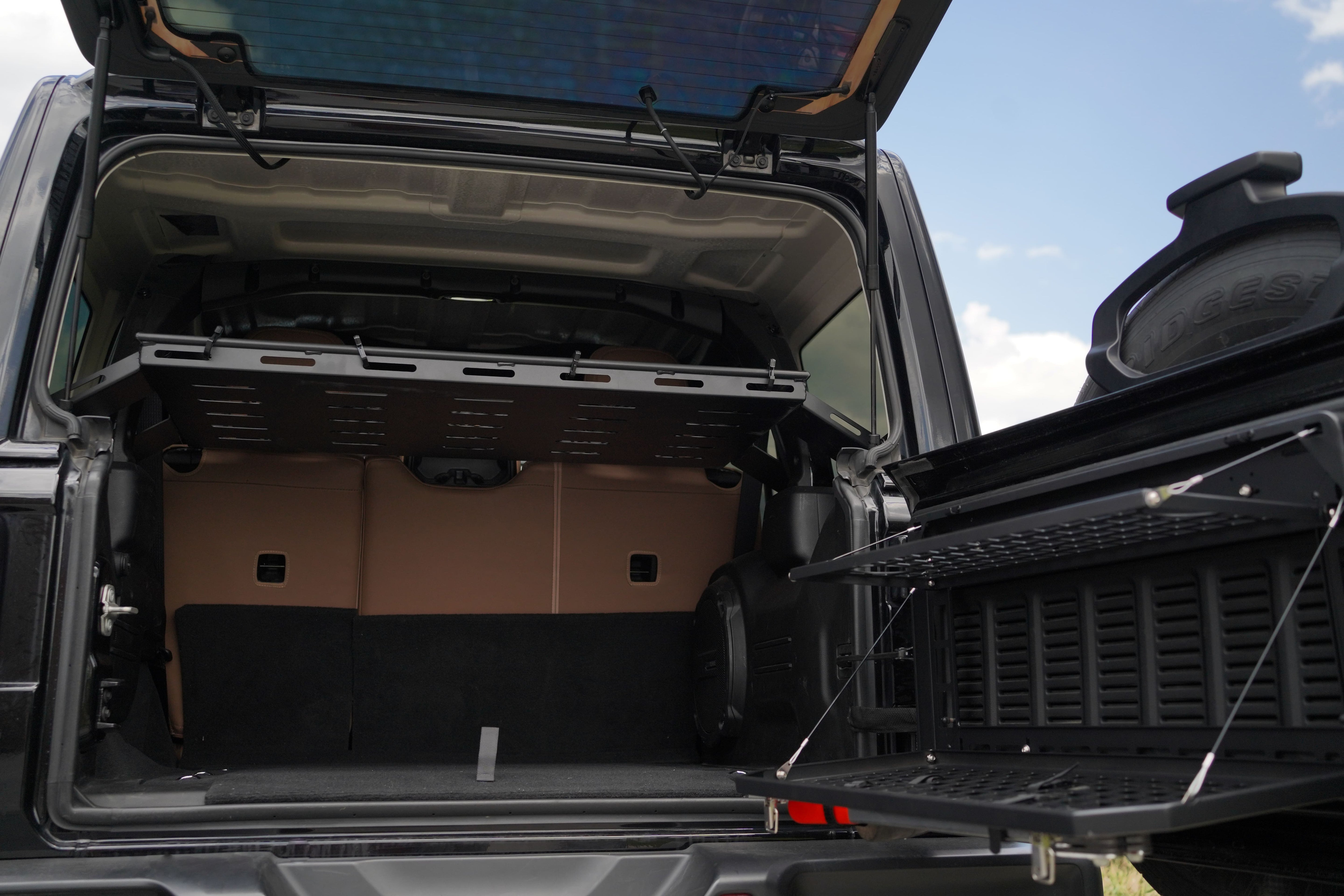 Jeep Wrangler Trunk Rack & Tailgate Table Bundle