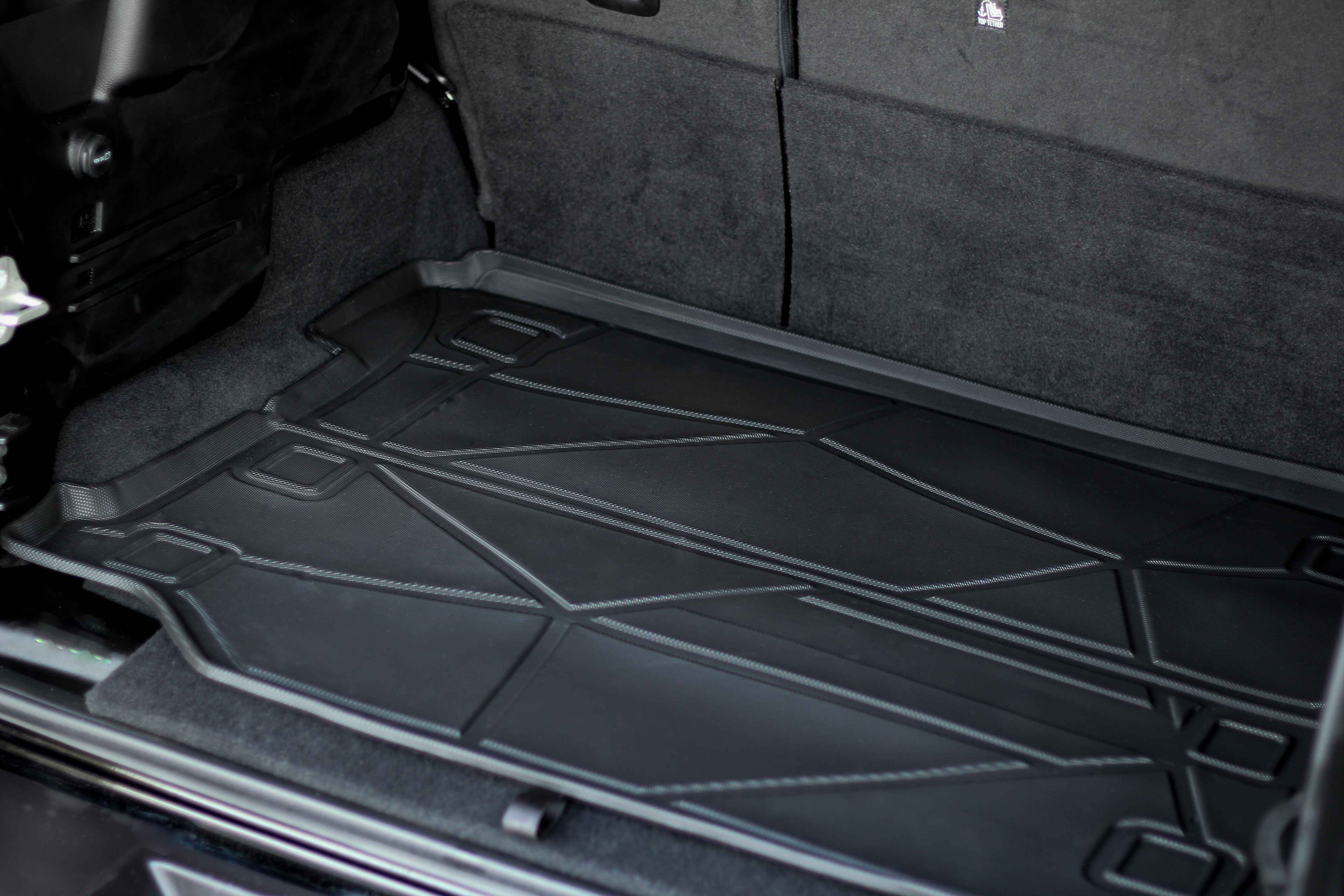 Jeep Wrangler trunk mat 2024