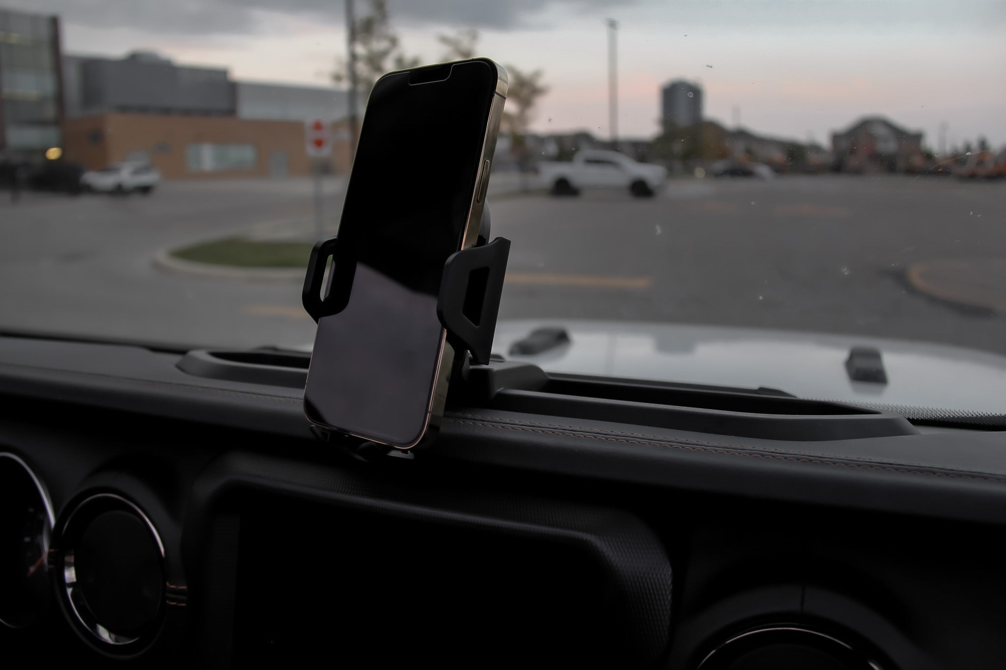 Sturdy Phone Holders for Jeep Wrangler Enthusiasts