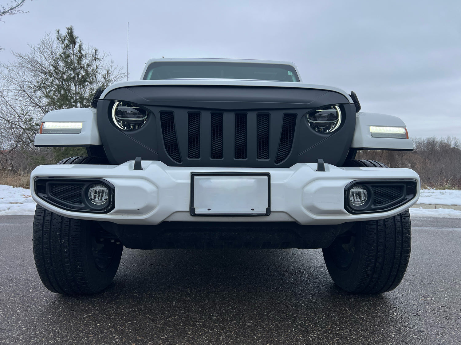 A mean look on a Jeep Wrangler JL 