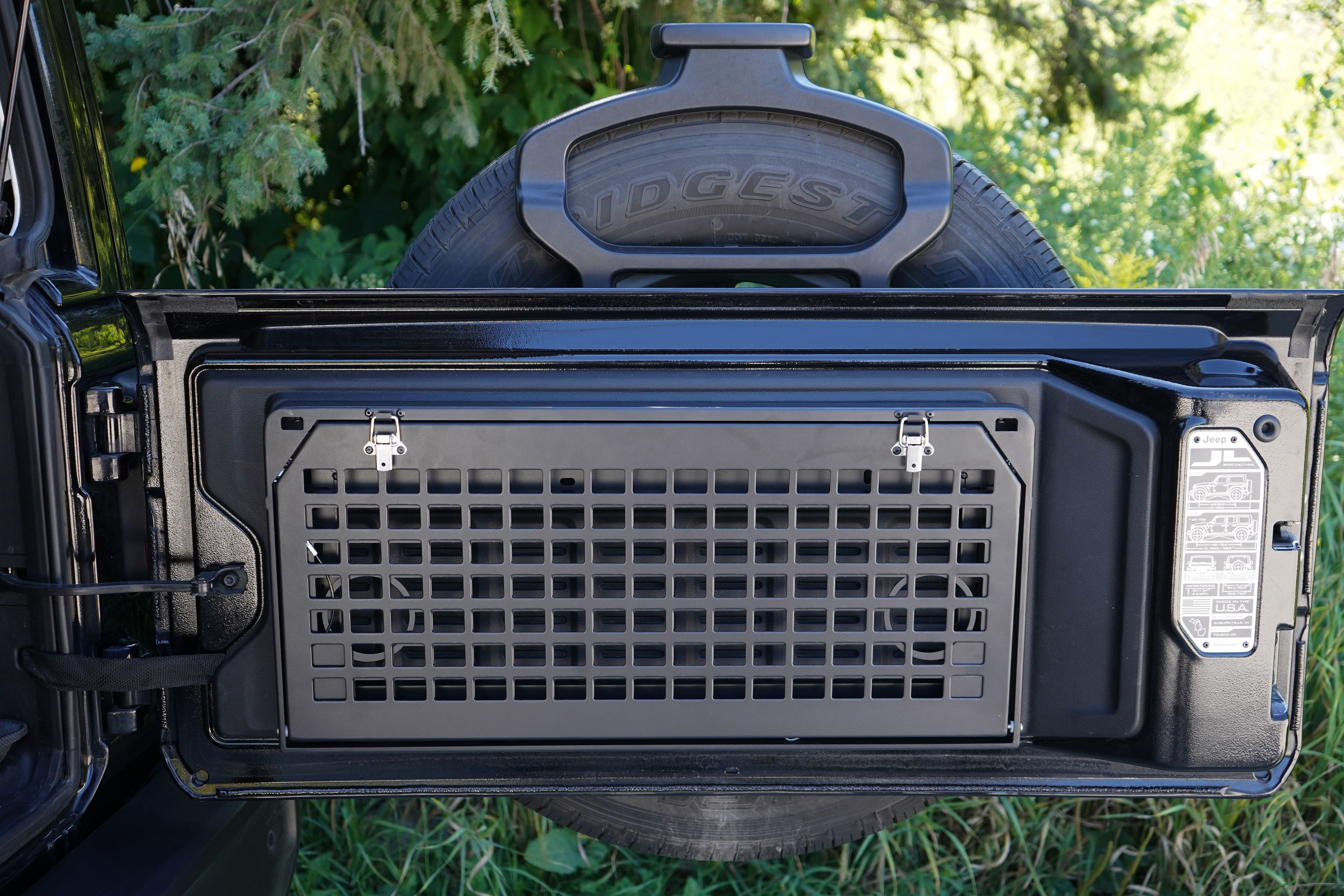 Jeep Wrangler Foldable Tailgate Table & MOLLE Panel – JK/JKU & JL/JLU 2007–2026
