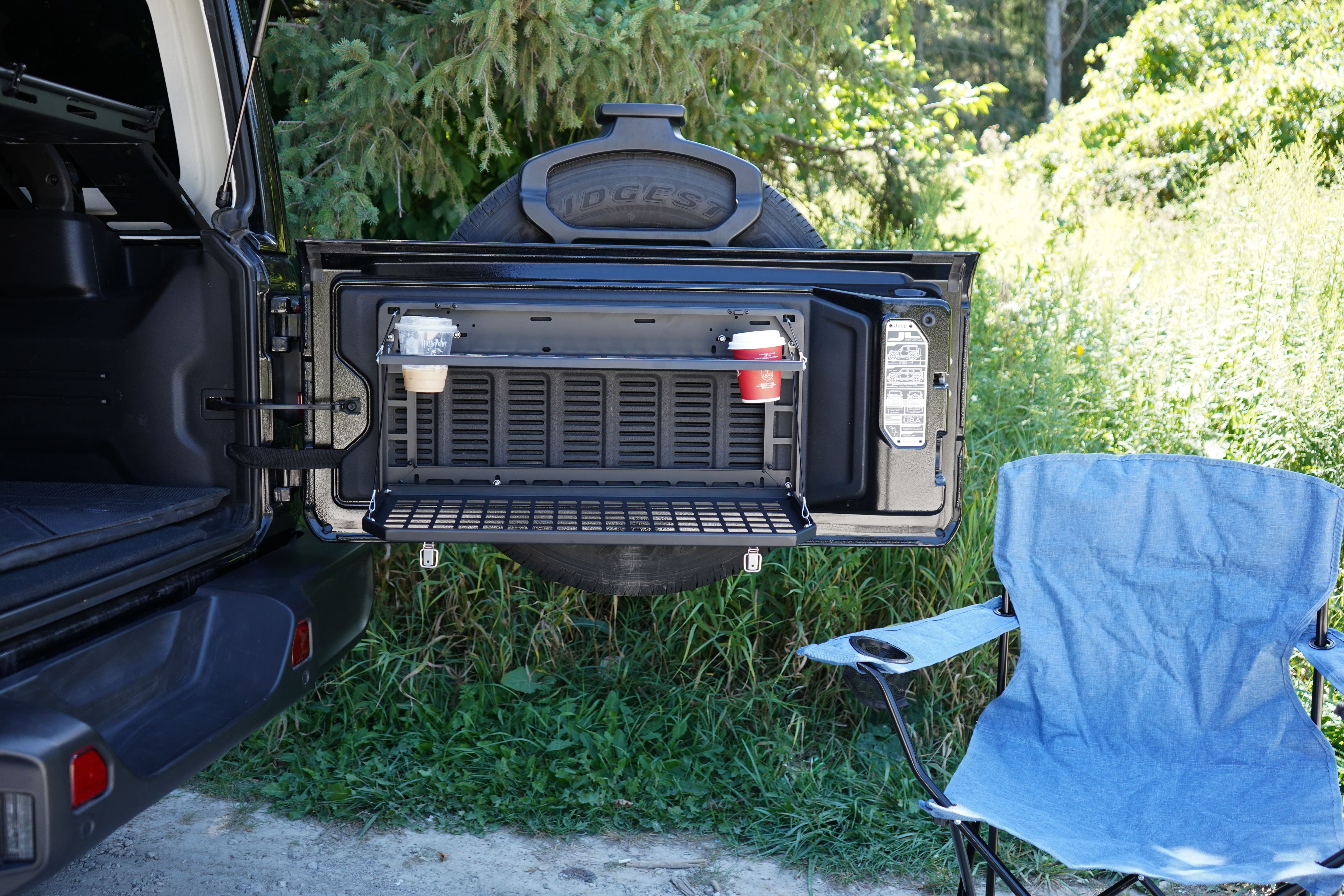 Jeep Wrangler Foldable Tailgate Table & MOLLE Panel – JK/JKU & JL/JLU 2007–2026