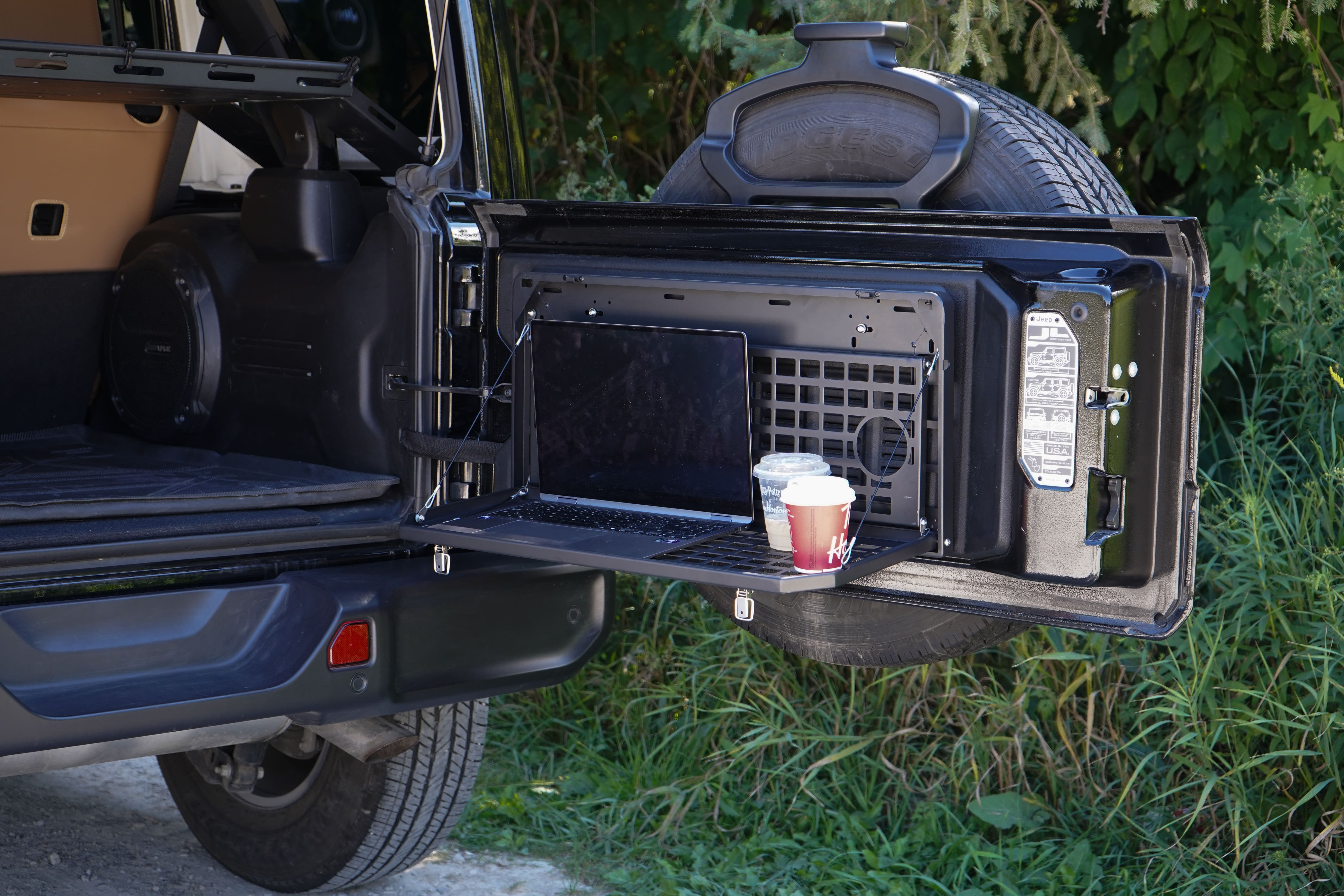 Jeep Wrangler Foldable Tailgate Table & MOLLE Panel – JK/JKU & JL/JLU 2007–2026