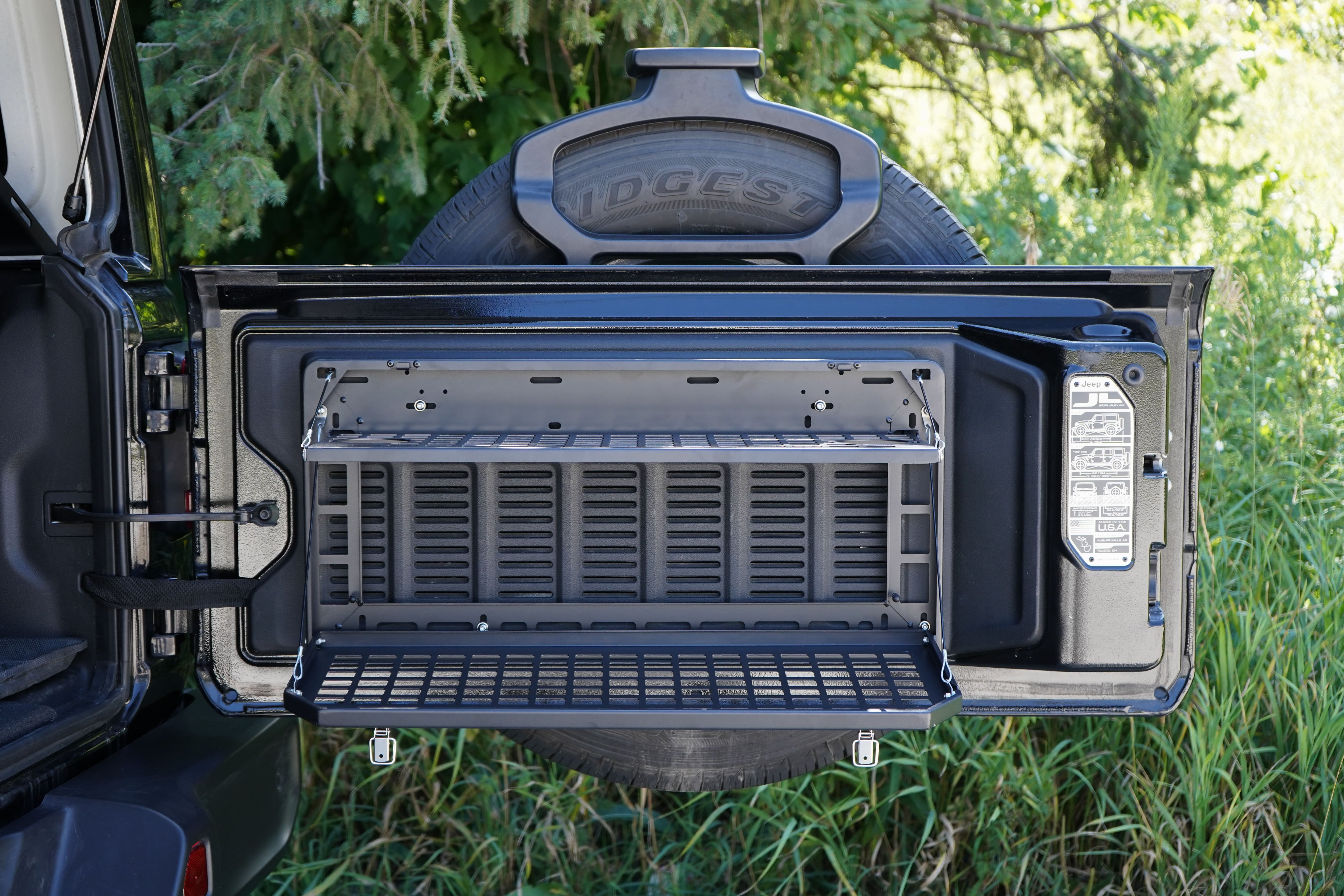 Jeep Wrangler Foldable Tailgate Table & MOLLE Panel – JK/JKU & JL/JLU 2007–2026