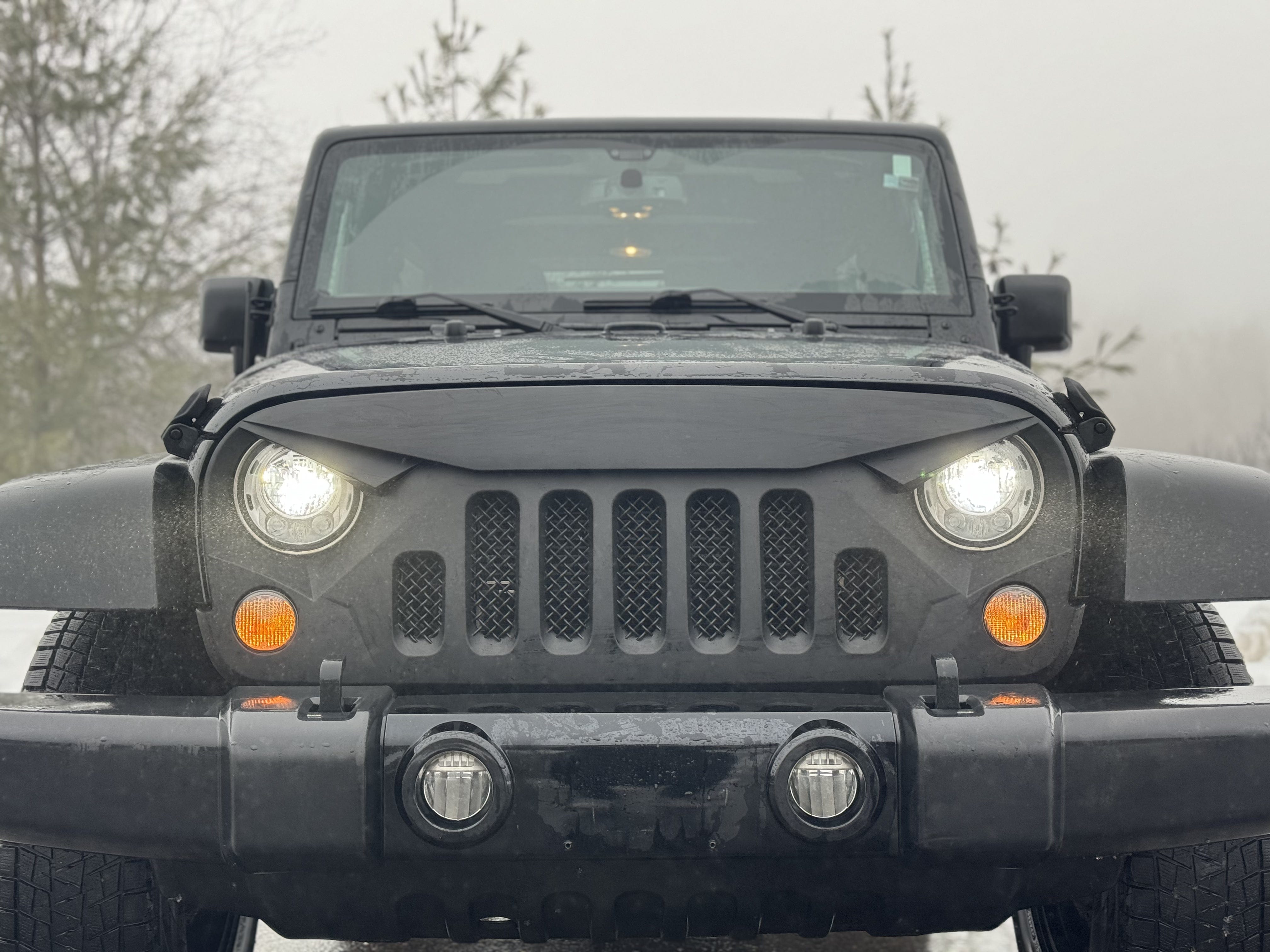 Jeep Wrangler JK Angry Grill in winter